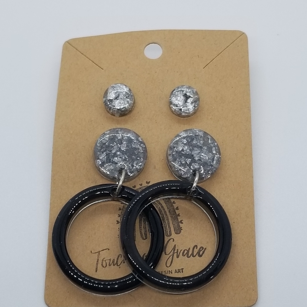 artisan resin earrings 2 pairs silver and black new on card